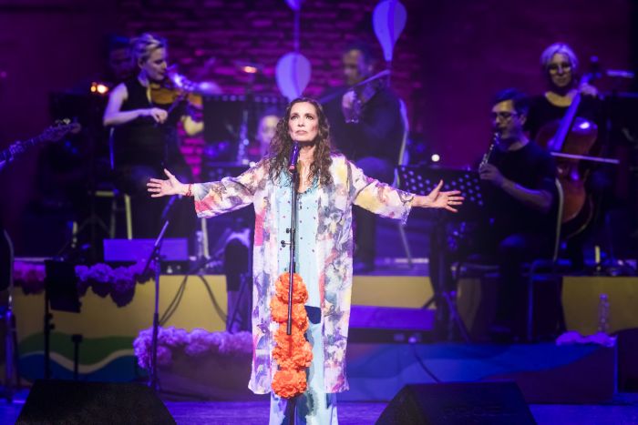 Sandra Mihanovich llega al Auditorio del Sodre y además celebra su cumpleaños